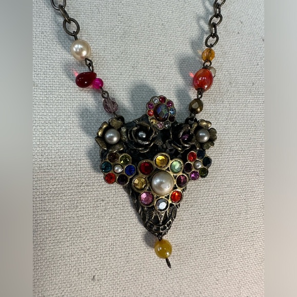 Funky feminine vibe meets sparkly rhinestone steampunk necklace - Picture 2 of 7